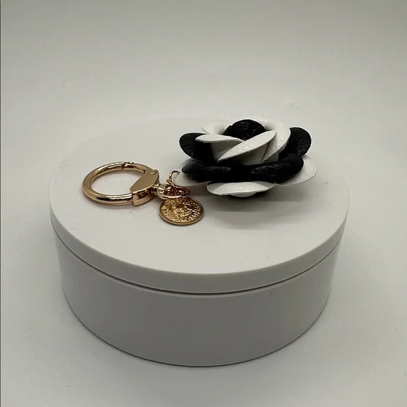 Black & White Floral Keychain Charm - Picture 2 of 2